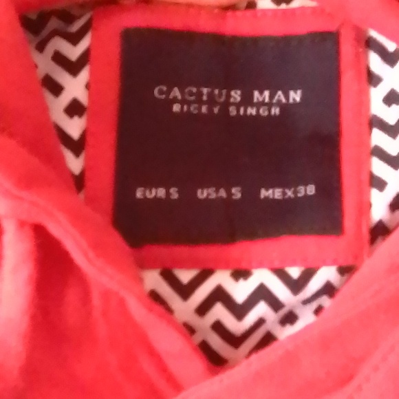 MEN'S RED "LIVING LEGEND" SHORT SLEEVE HOODIE - Picture 4 of 4